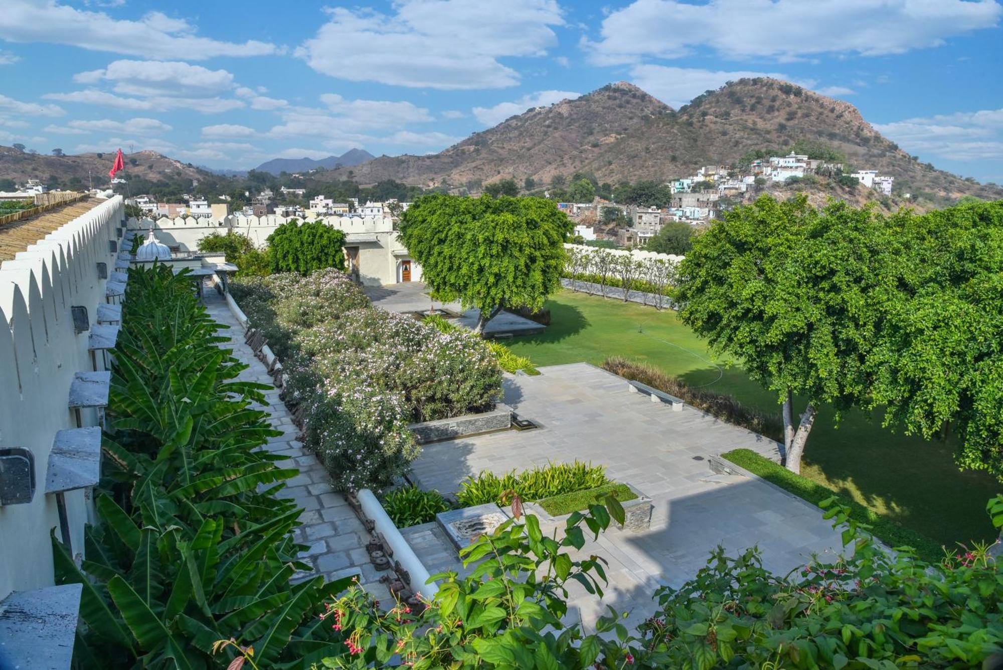 Raas Devigarh Hotel Delwara Bagian luar foto