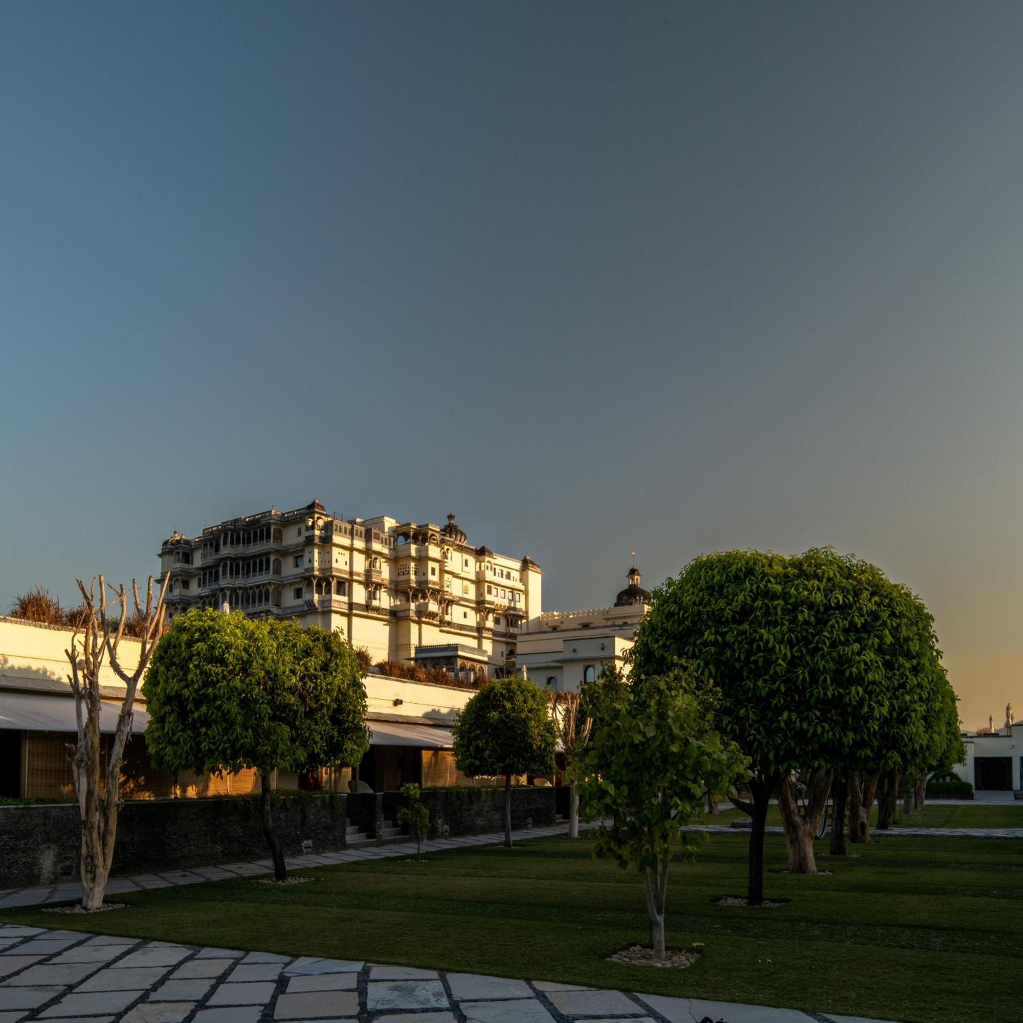 Raas Devigarh Hotel Delwara Bagian luar foto